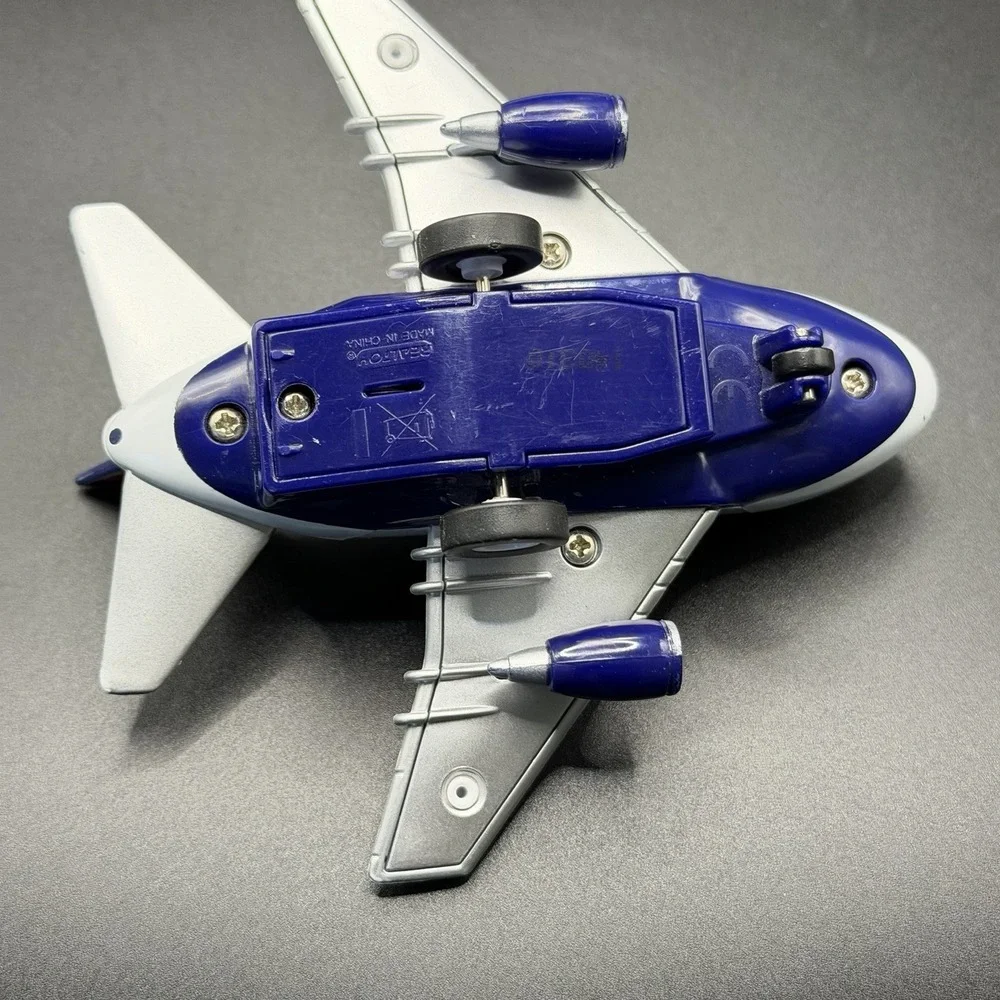 Realtoy Delta Airlines‎ pullback toy jet plane w/ light & sound New Batteries